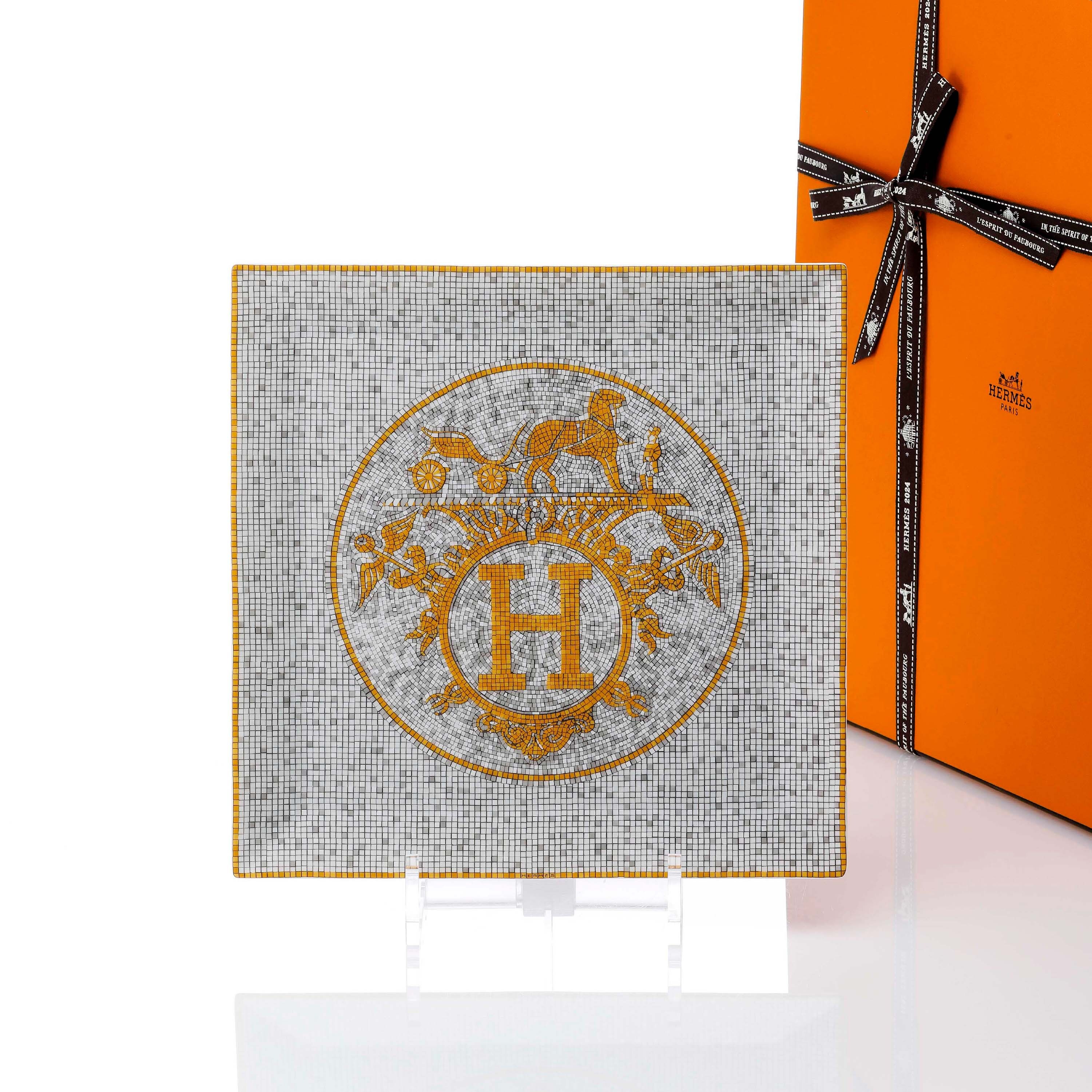 HERMES エルメス プチカレ No5 モザイク 24 ゴールド 23cm 名入れ彫刻