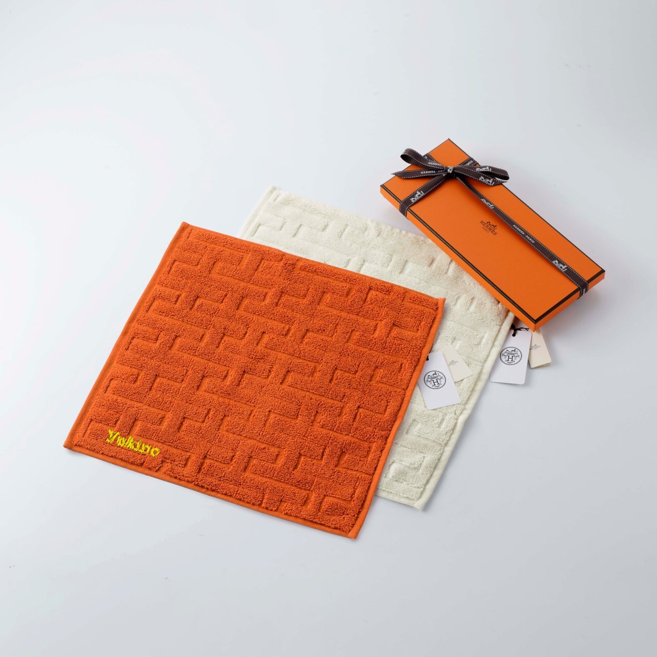 正規店入荷】【名入れ代込】【ラッピング代込】HERMES エルメス カレ