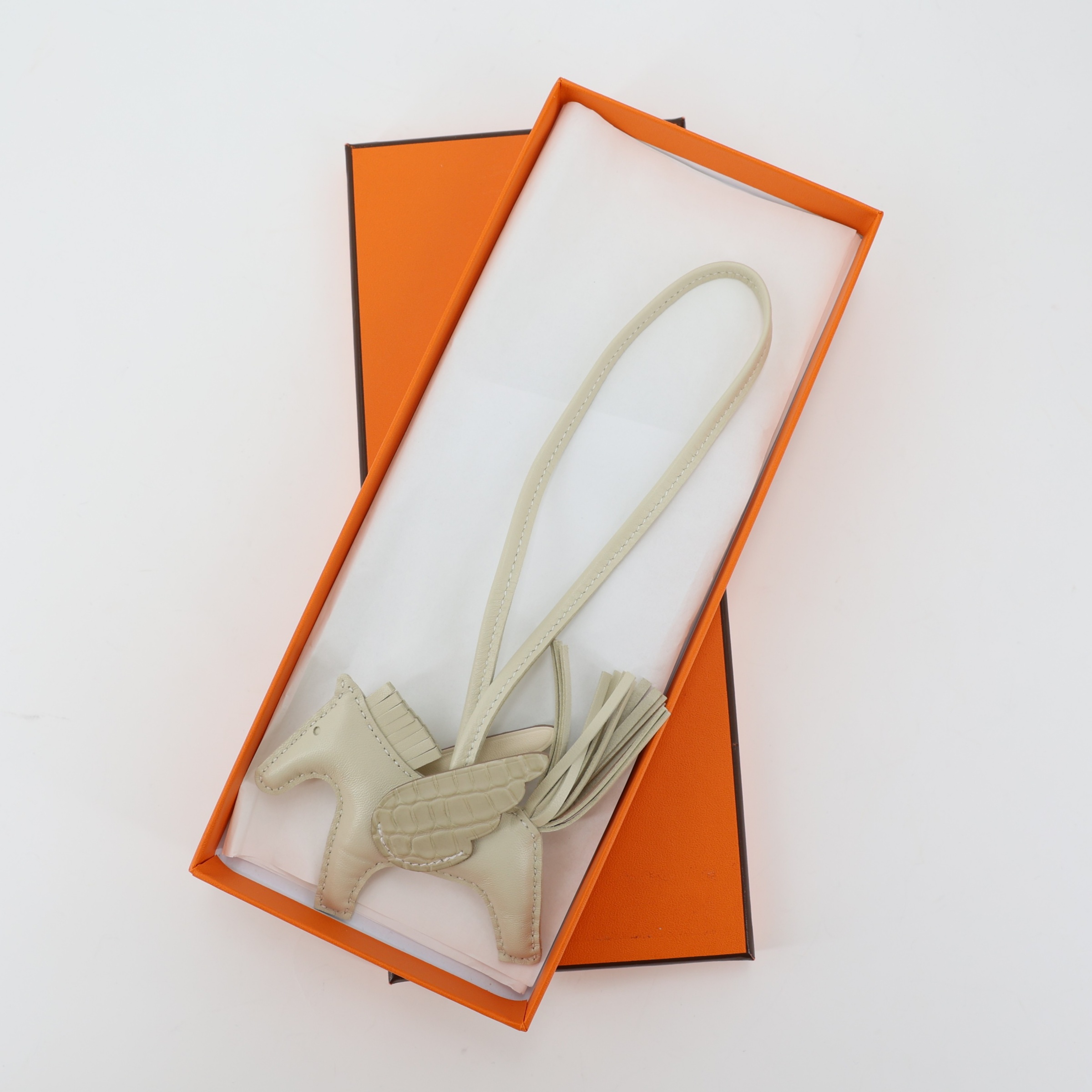 Brand New ( Rank N ) HERMÈS Rodeo Pegase PM Touch Craie (10) Nata