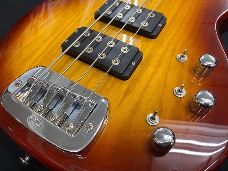 G&L L2000 TRIBUTE CUSTOM (Made in Japan)（中古/送料無料）【楽器