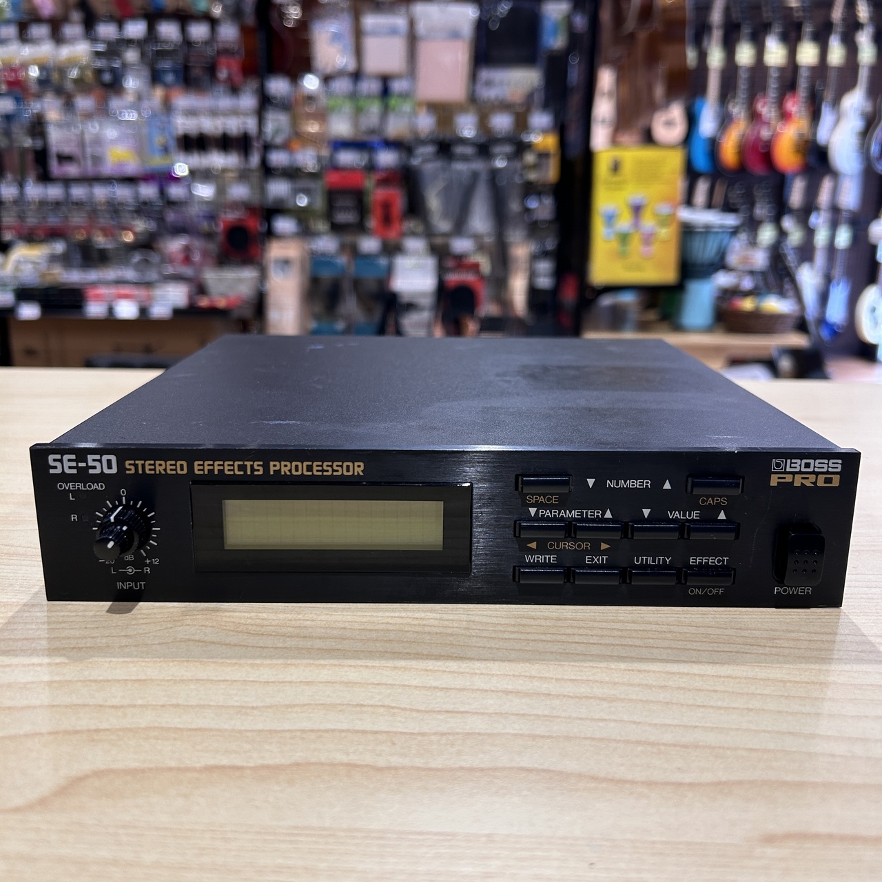 BOSS SE-50 マルチエフェクター Boss SE50 DEMO - YouTube