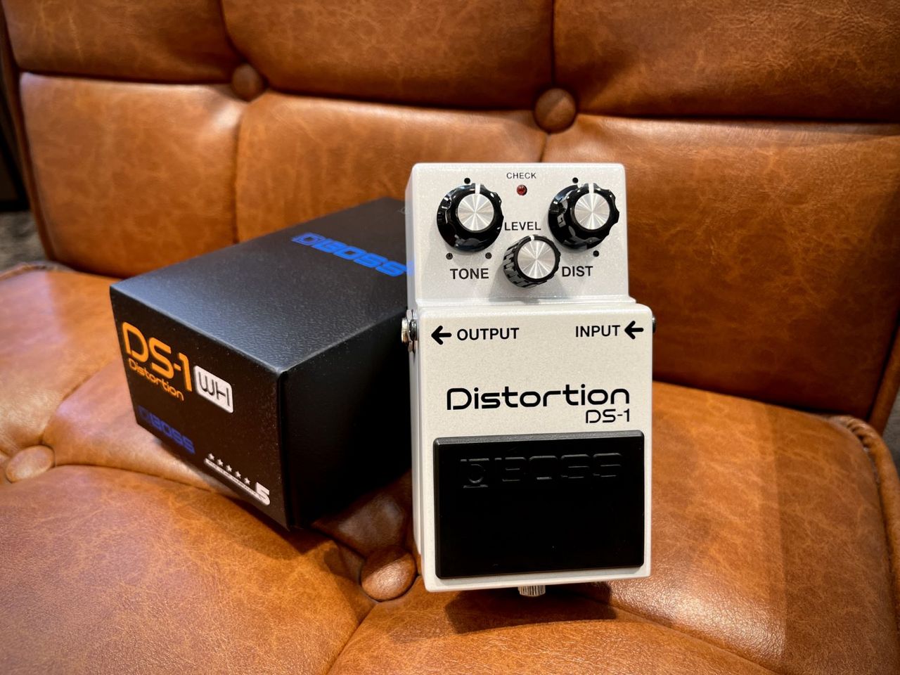 新品】BOSS DS-1-WH ボス ディストーション 限定ホワイトカラー BOSS