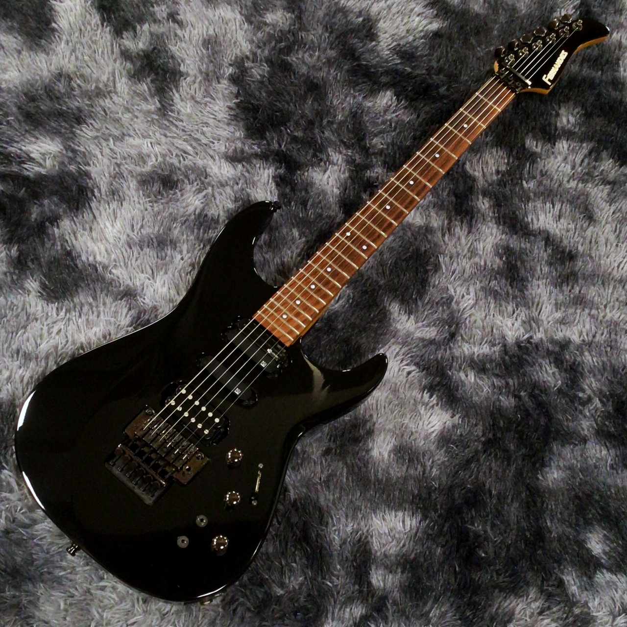 ☆Fernandes FR-85S☆フルモードサスティナー+ロック式トレモロ搭載