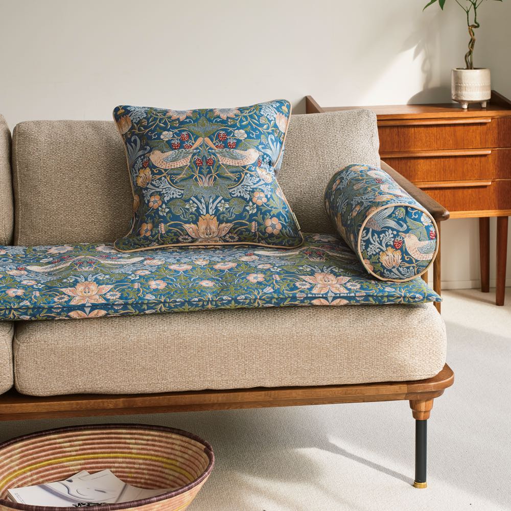 モリスデザインスタジオ ジャカード織クッションカバー〈いちご泥棒