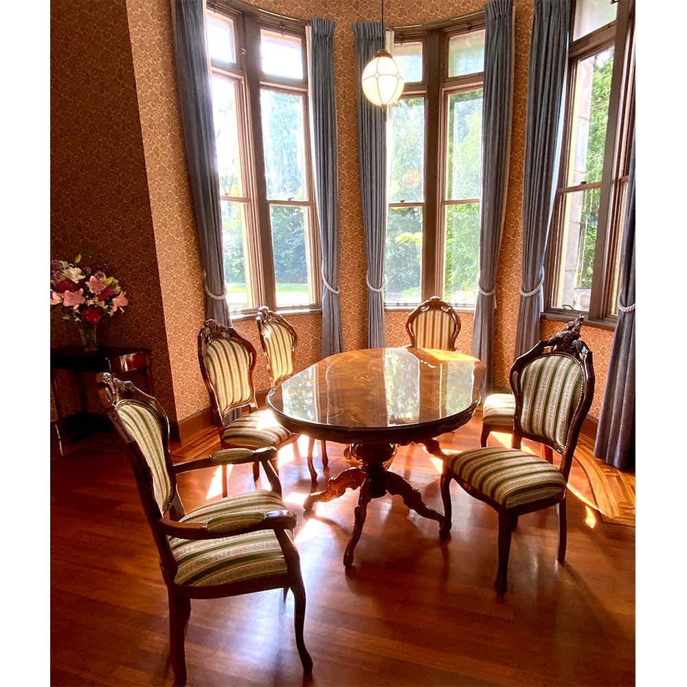 イタリア製 クラシックダイニングシリーズ ストライプアームチェア