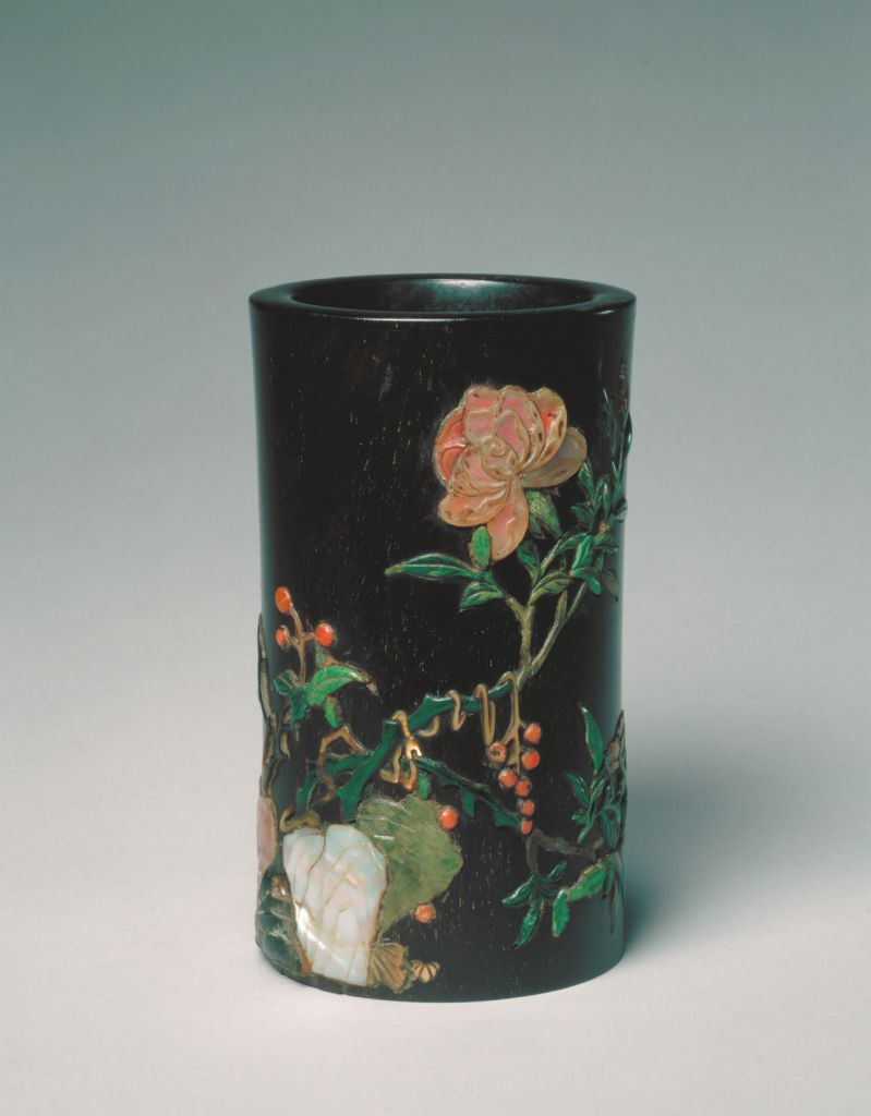 乾隆紫檀嵌石花卉笔筒- 故宫博物院