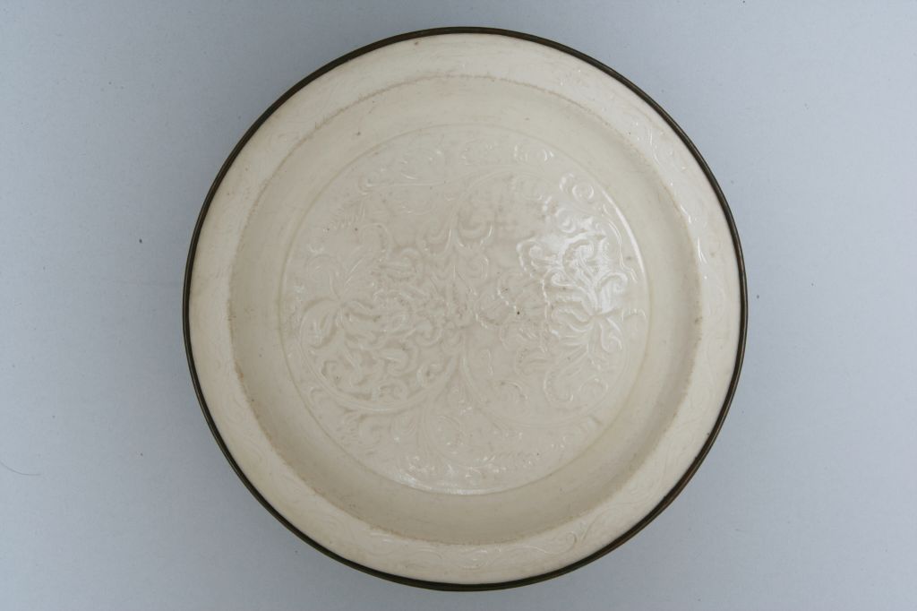 ▽良▽北宋時代定窯刻花白磁覆輪盤 中国古玩