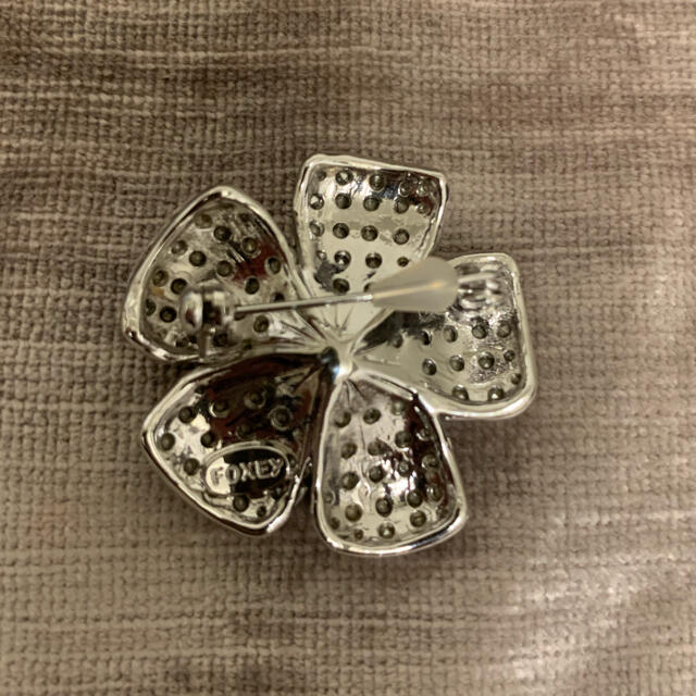 FOXEYお花ブローチ2色 FOXEY FLEUR フォクシー フラワー ブローチ