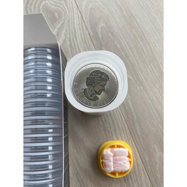 銀貨】2011年 カナダ メイプルリーフ 銀貨 1オンス 保証書・カプセル