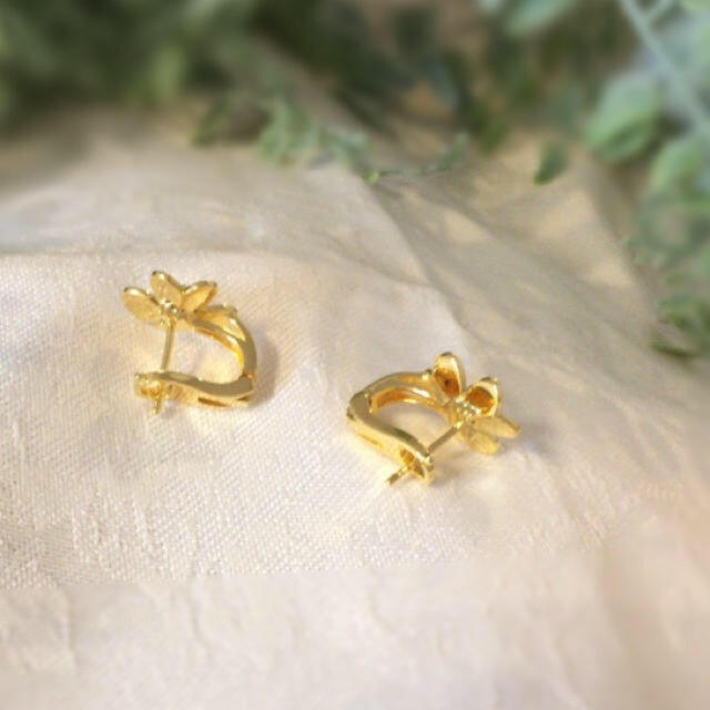 新品 新作 ゴールド 三つ葉 リング ピアス 金 フラワー 花 18金