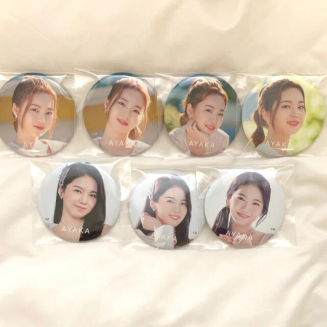 NiziUグッズまとめ売りアヤカ缶バッチANOグッズうちわ銀テ