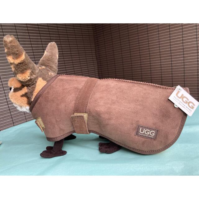 UGG - アグ UGG 犬服 SHEEPSKIN DOG JACKET 冬用 こげ茶の通販 by