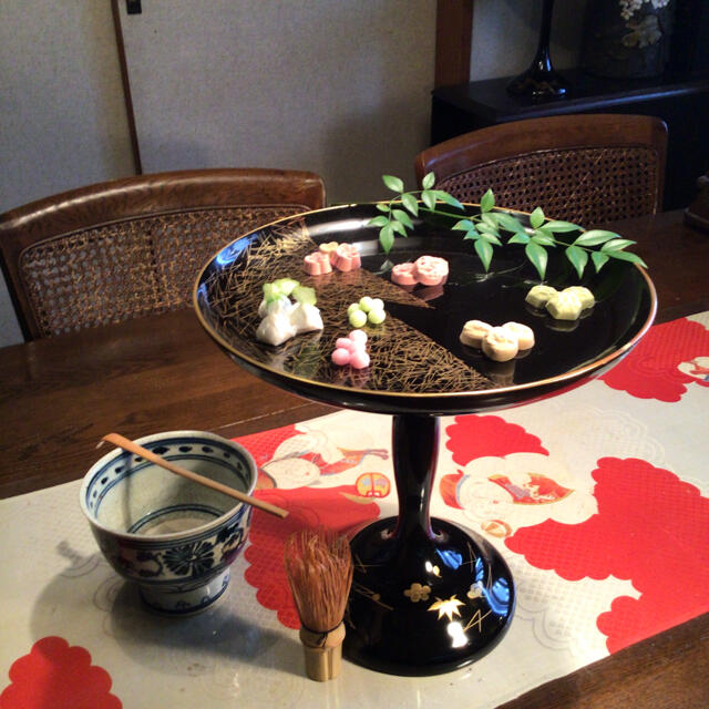 CM228】木製漆器 若松と梅 金蒔絵 朱塗 引盃 五客 天然木