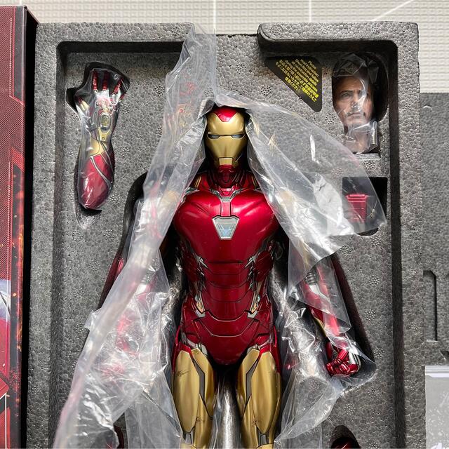 ホットトイズ トニー・スターク 1/6 ヴァリアントヘッド アイアンマン