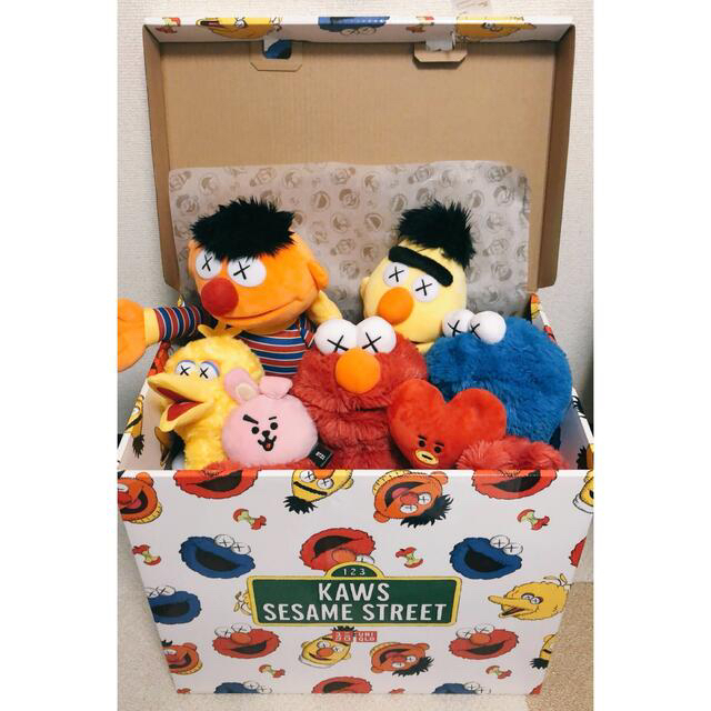 ぬいぐるみ】ユニクロ×KAWS セサミストリート コンプリートBOX
