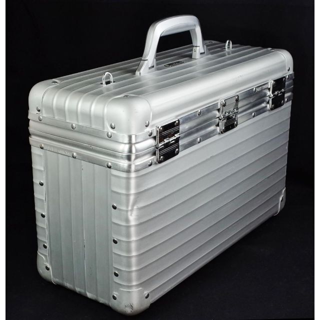 リモワ 940.31トパーズ『Lufthansa』アルミパイロットケース 29L