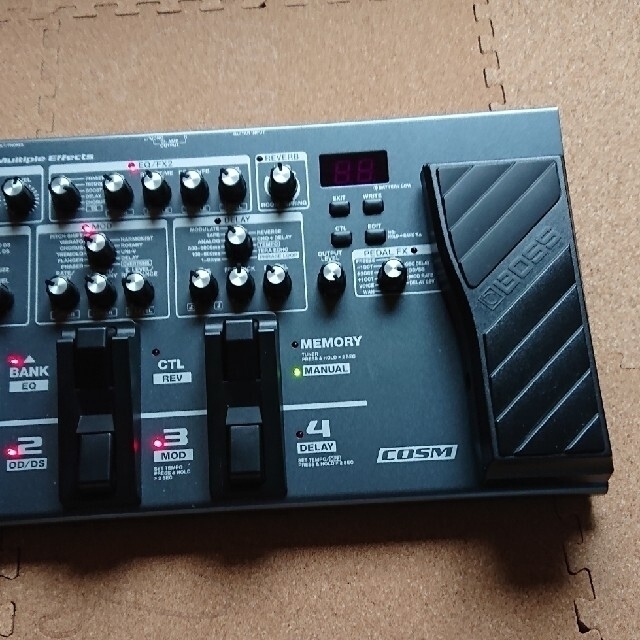 BOSS ME-80 ボスのマルチエフェクター 本体と説明書のみ