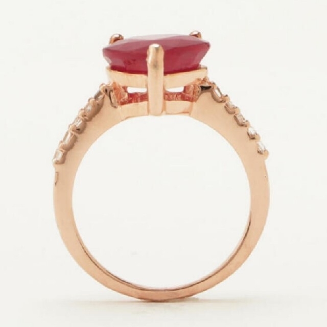 大粒ルビーのキャンディリング 幻の大粒3カラットのピジョンブラッド