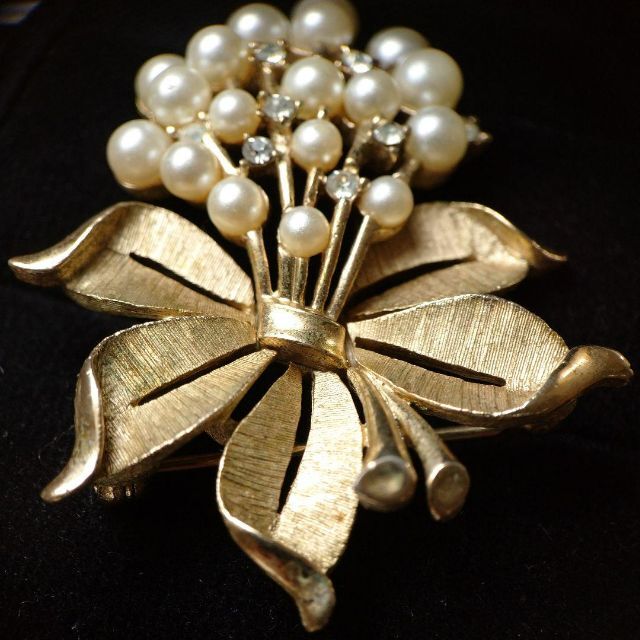 Trifari トリファリ ヴィンテージ ブローチ ゴールド パール ボタニカル