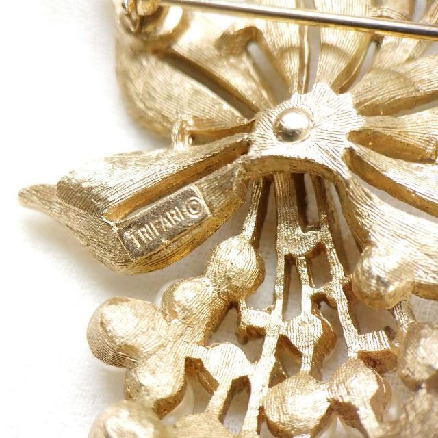Trifari トリファリ ヴィンテージ ブローチ ゴールド パール ボタニカル