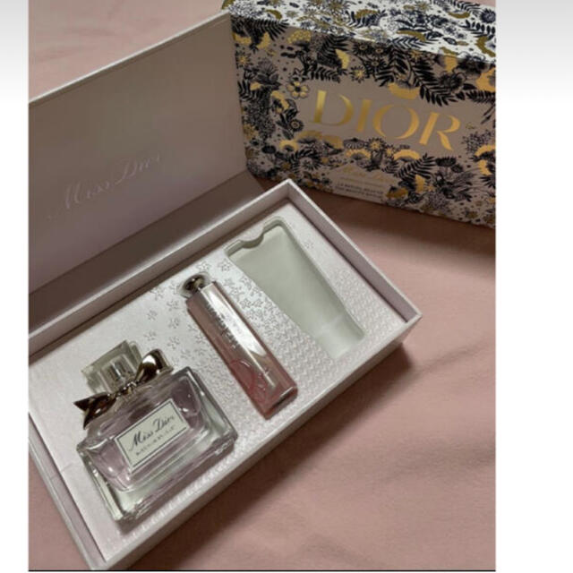 クリスマスコフレ Dior 2025年クリスマスコフレディオールから魔法の
