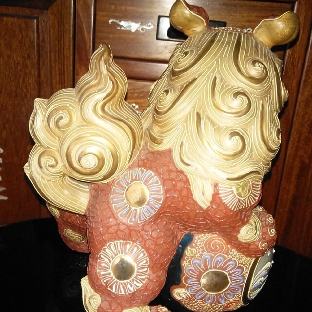 九谷焼 金彩 色彩 獅子 置物 骨董品 九谷焼 色絵金彩 玉乗り唐獅子 赤