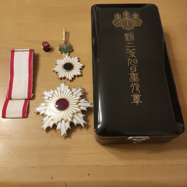 激レア 極美品!】勲二等旭日重光章 明治勲章 本物保証 共箱入 完品 328