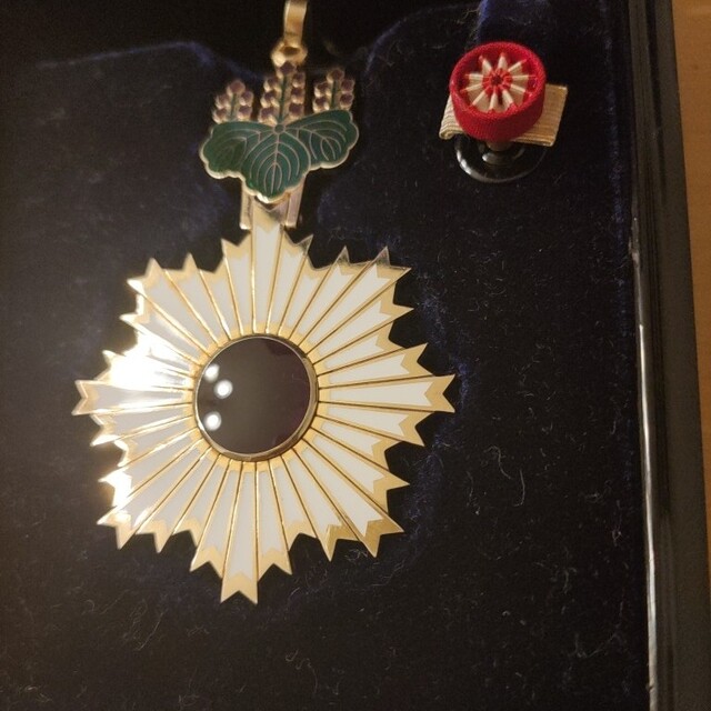 激レア 極美品!】勲二等旭日重光章 明治勲章 本物保証 共箱入 完品 328
