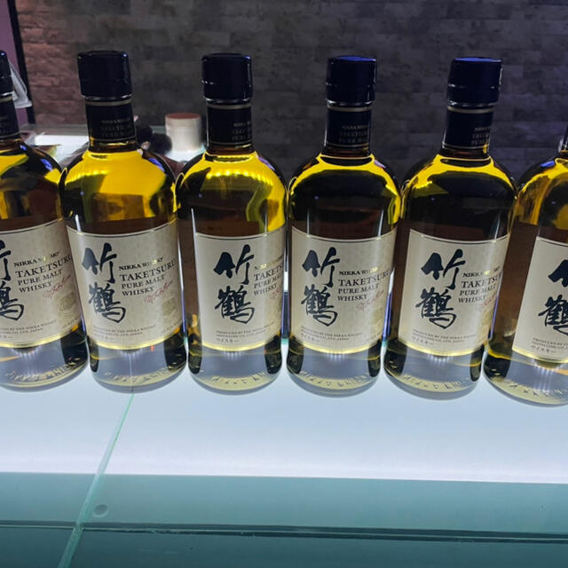 ブッカーズ 2019-01E 6年3ヶ月熟成 62.95% 6本入り1ケース Amazon.co