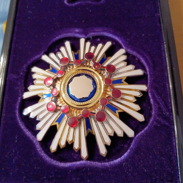 激レア 美品】現行 瑞宝重光章 制度改正後新型 勲二等瑞宝章 本物保証