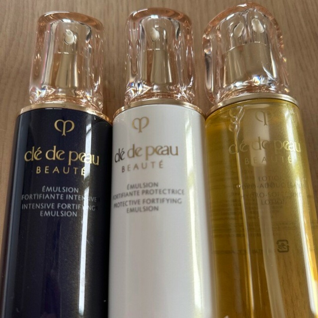 人気 資生堂 クレドポーボーテ 化粧水 日中用 夜用 乳液 本体 3点