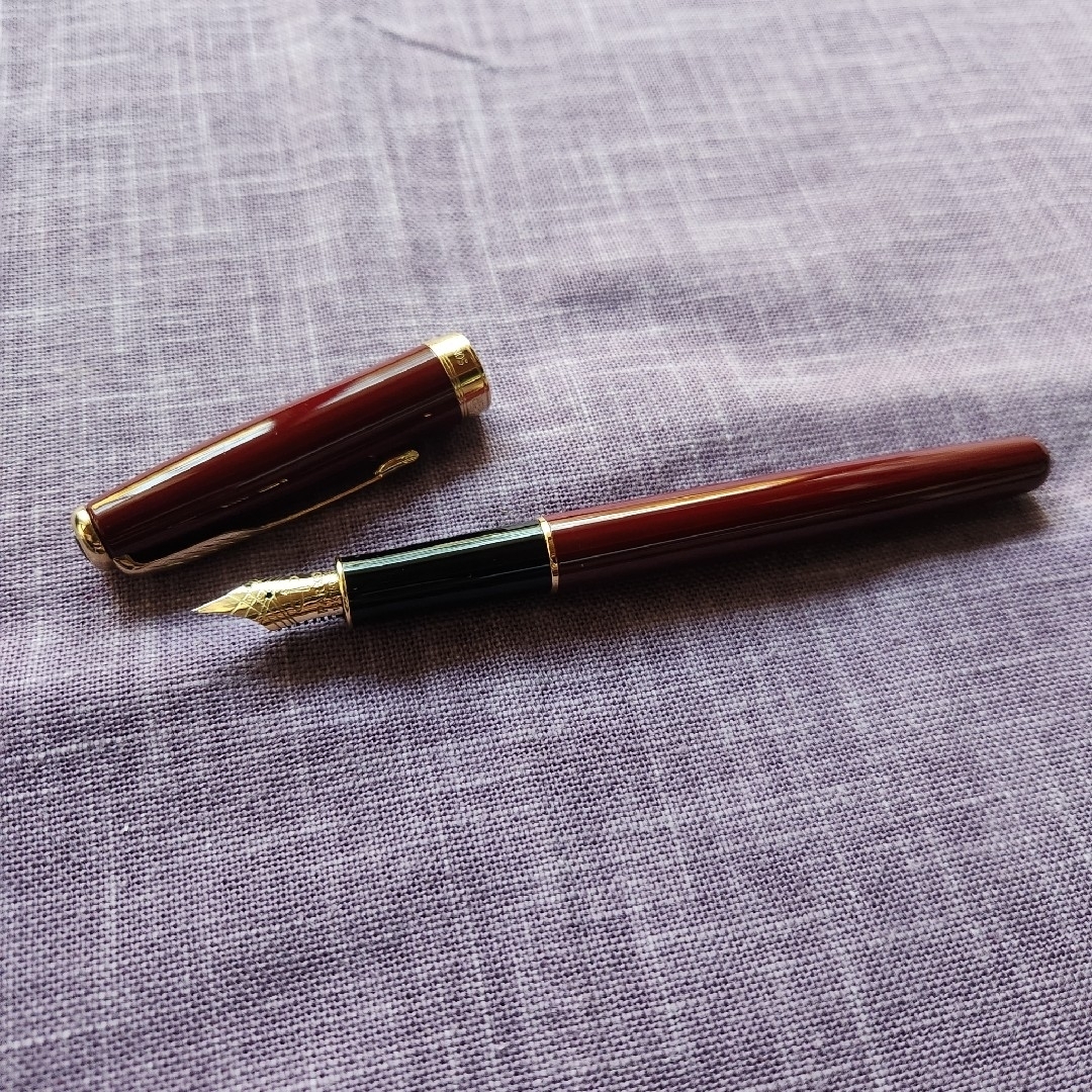 未使用品】パーカー 万年筆 ソネット 18K 旧モデル ボルドー 箱 入り