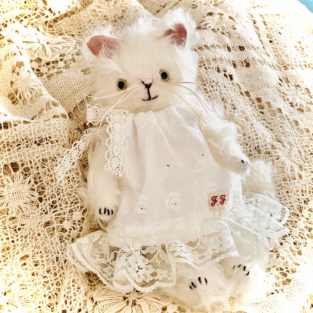 ぬいぐるみねこ作家アーティストベアテディキャット