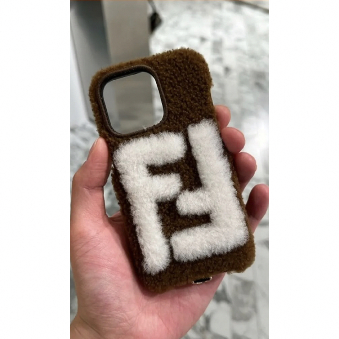 FENDI フェンディ ボア モコモコ スマホケース iPhonePro13 FENDI