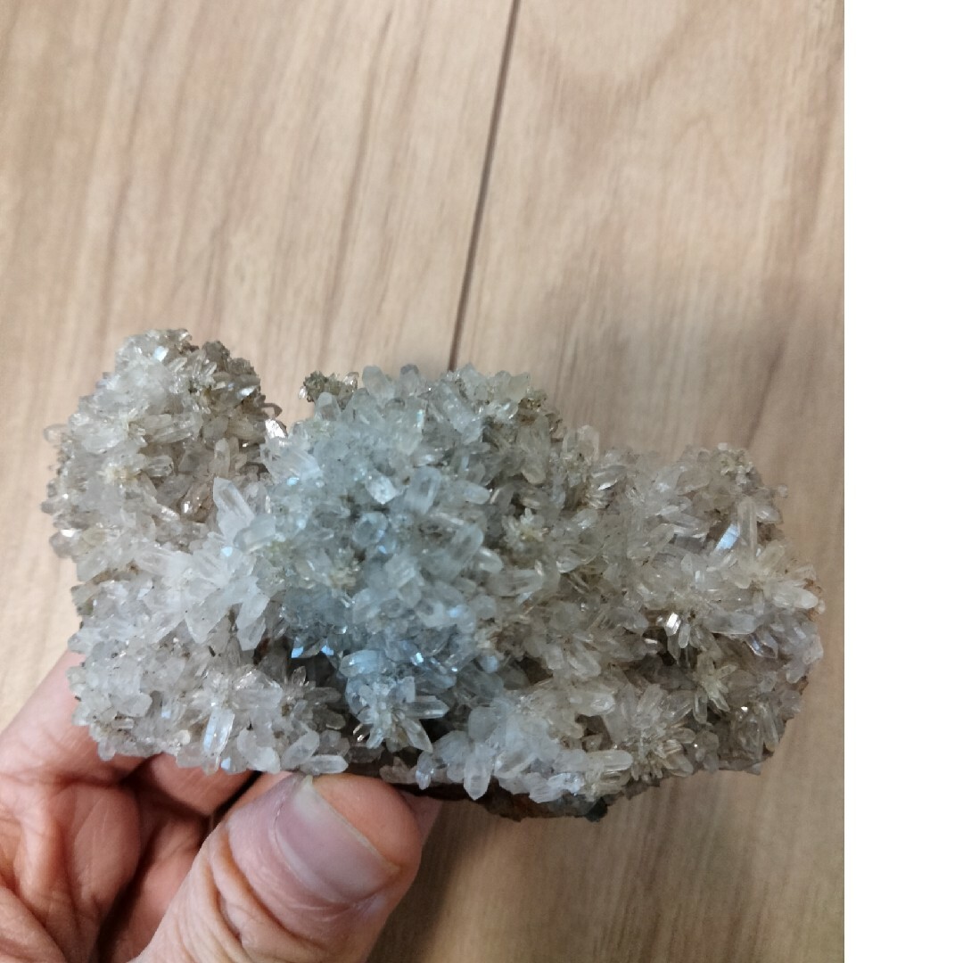 早い者勝ち 国産鉱物埼玉県秩父市中津川 秩父鉱山 橋掛沢 水晶クラスター