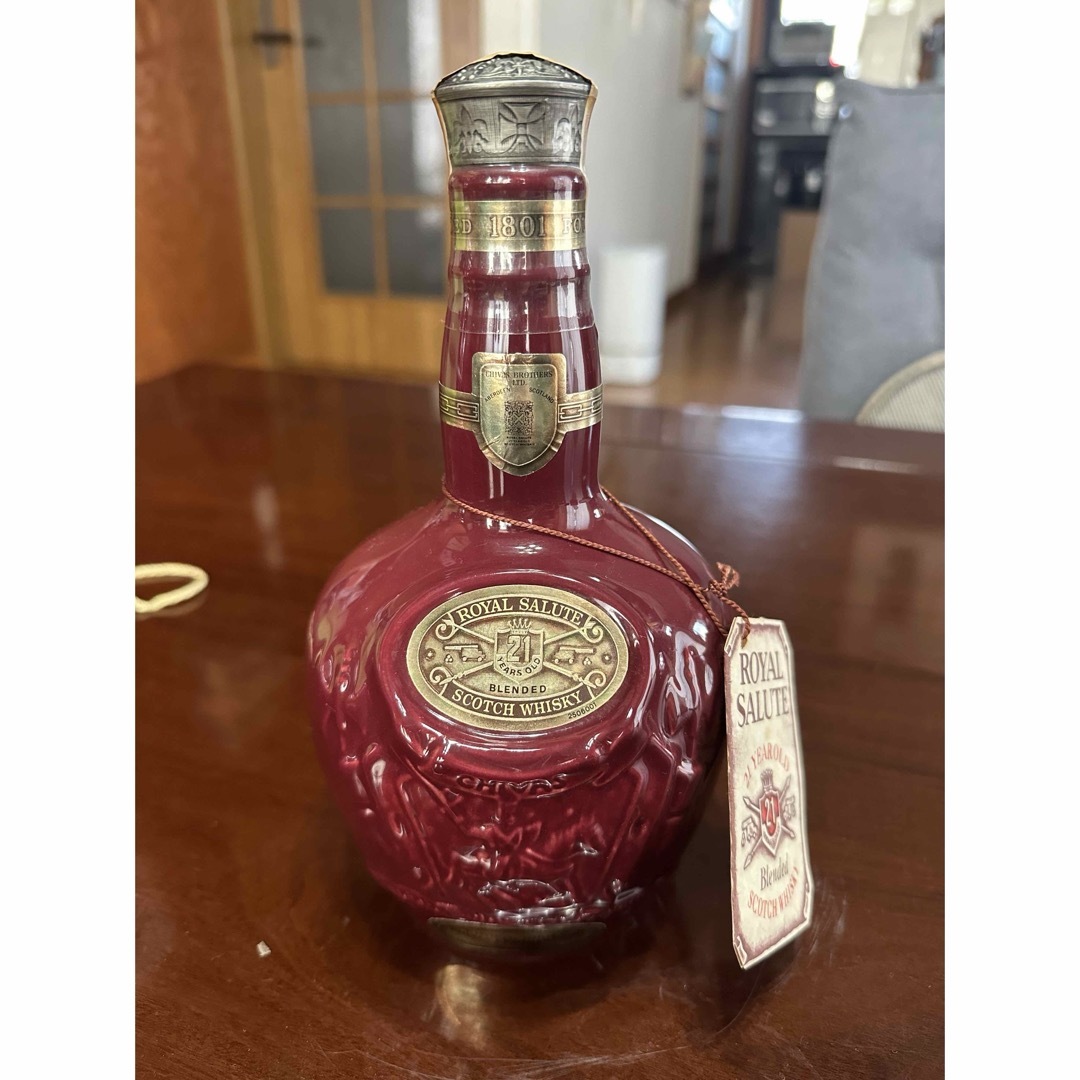 ロイヤルサルート Royal Salute 古酒 陶器 赤 巾着付 ロイヤルサルート