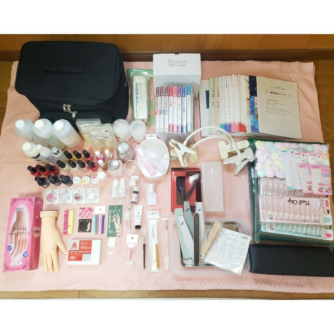 ネイル練習用手と教材セット ユーキャン ネイル練習用手と教材セット