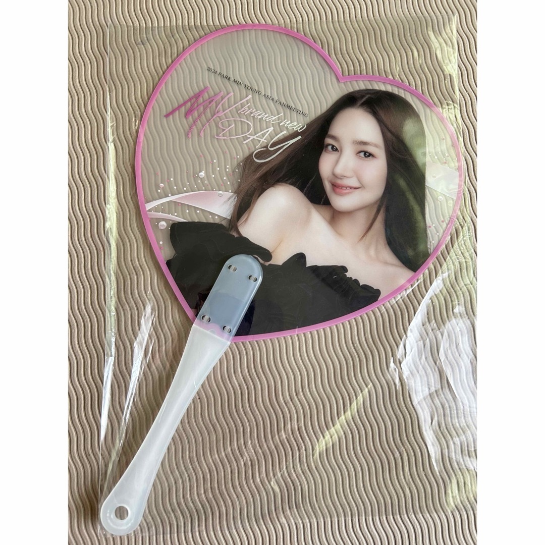 セール中…パクミニョン直筆サイン入り2Lサイズ写真…Park Min-young