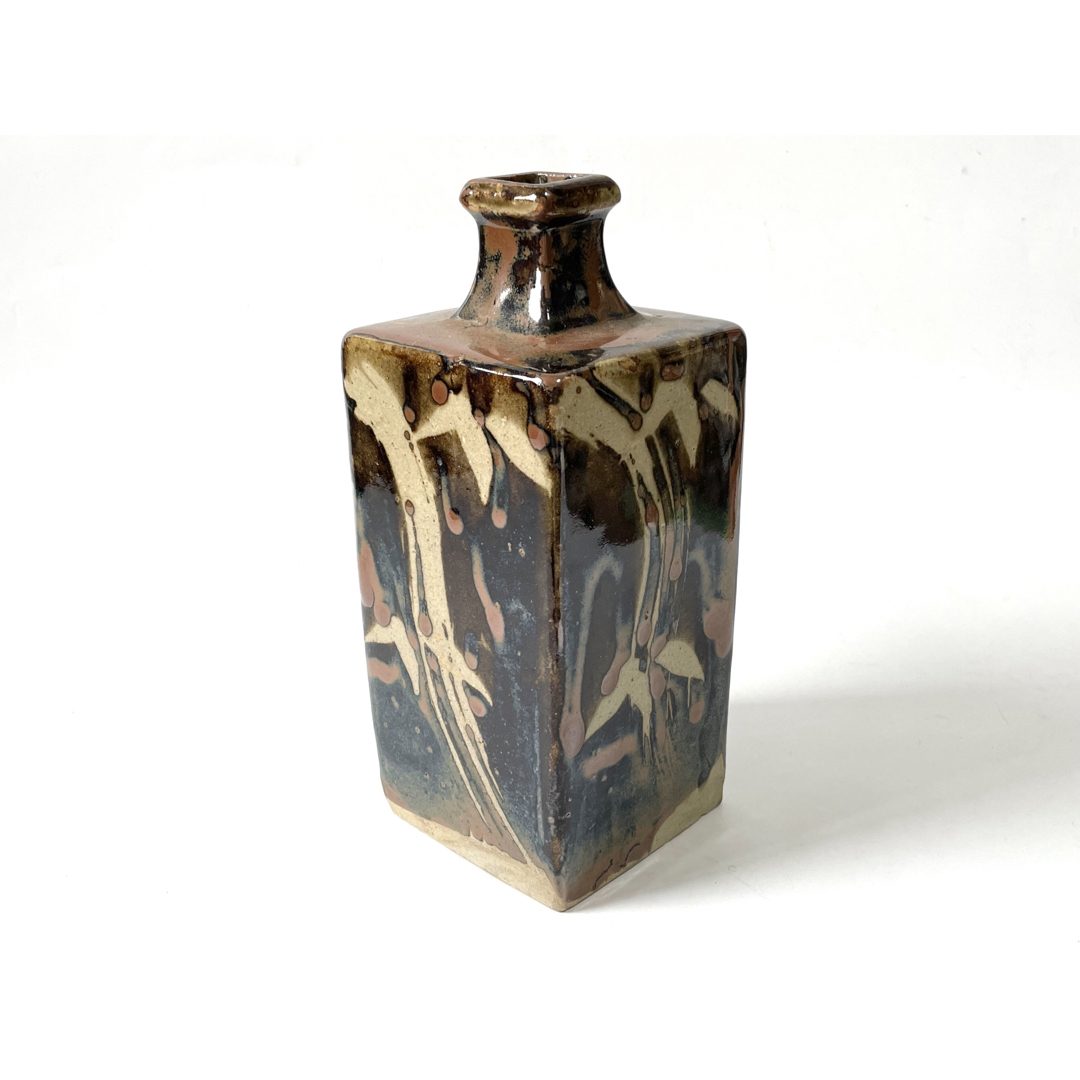 人間国宝浜田庄司の「六角捻花生 」 共箱