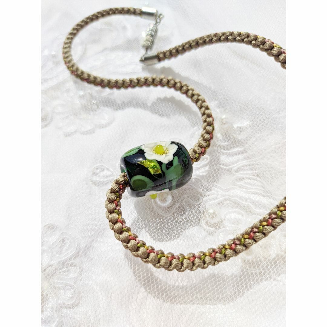 吉田正子トンボ玉（拾玖）「江戸組み紐」ネックレスガラス玉に込めた日本画