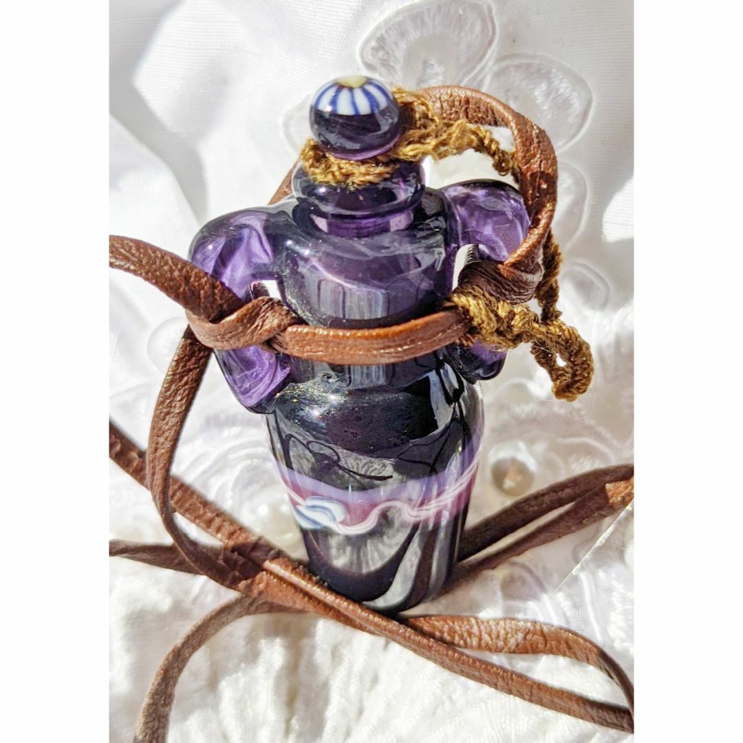 最新 吉田正子トンボ玉（貳拾捌） 「瓶型」皮ひもネックレス ガラス玉