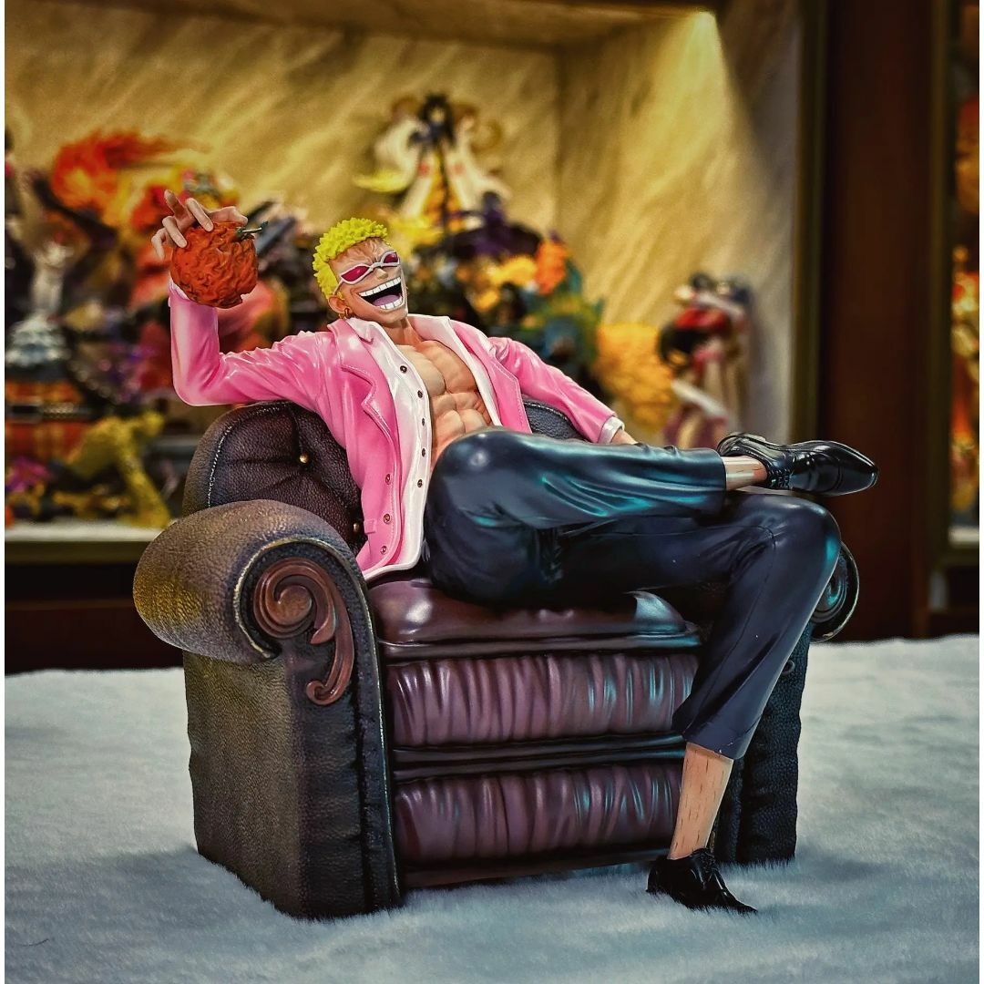 ワンピース ソファ スーツ ドフラミンゴ フィギュア ガレージキットの