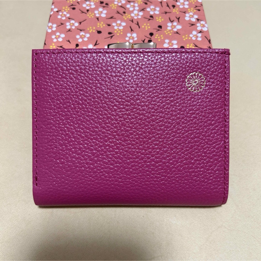 新品】皇居 財布 二つ折り がま口 ピンクベージュ 皇居 財布 がま口 二