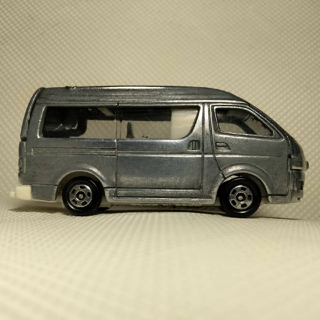 4960 カスタム用等分解トミカ 2006年 トヨタハイエース ハイルーフの
