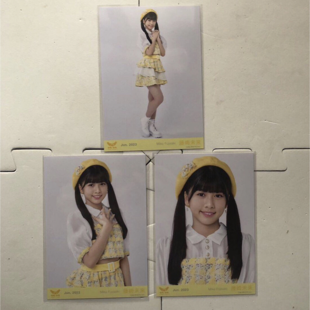 ラフラフ林未梨アクリルスタンド黒衣装100億点