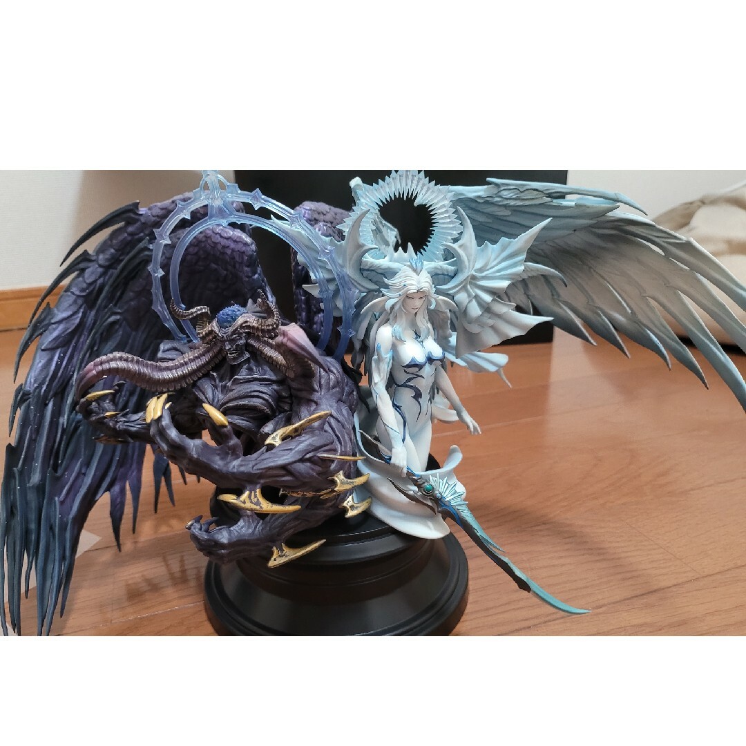 FINAL FANTASY XIVフィギュア ハイデリン＆ゾディアーク コード付 FF14