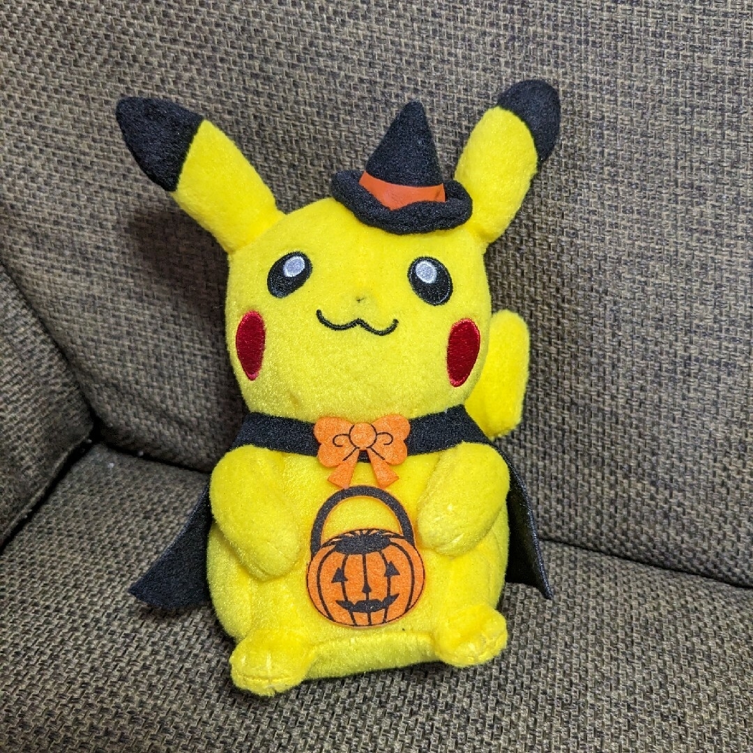 ピカチュウぬいぐるみ(ハロウィン&クリスマス等)