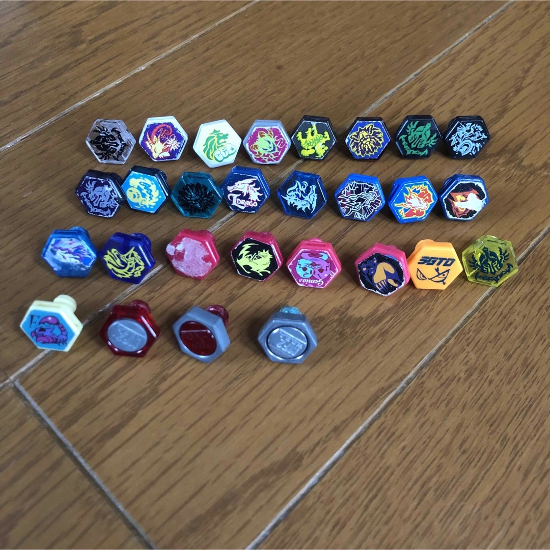 メタルファイトまとめ売りメタルファイトベイブレード約70個