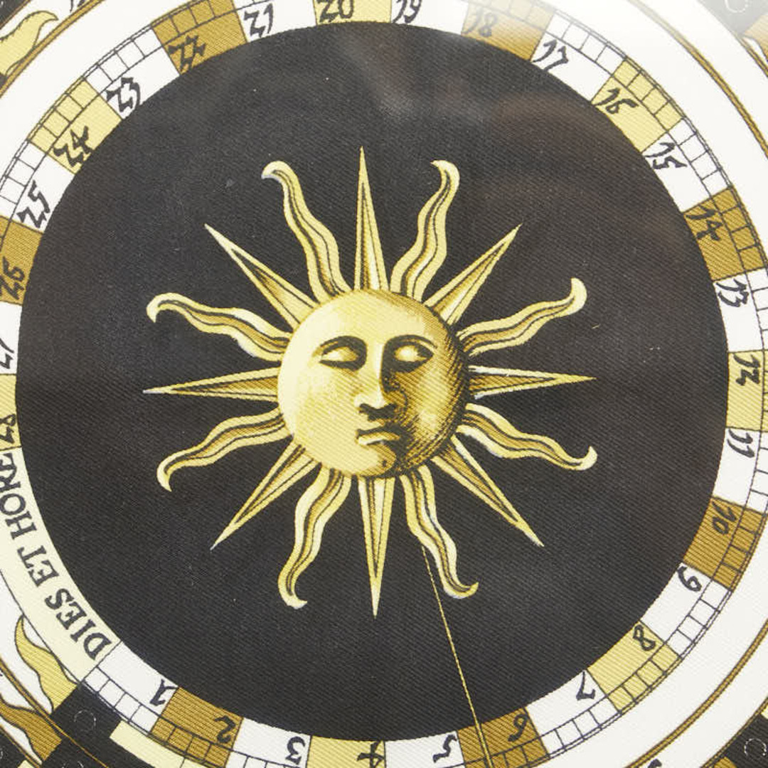 エルメス・カレ額装済みスカーフ[太陽と月]