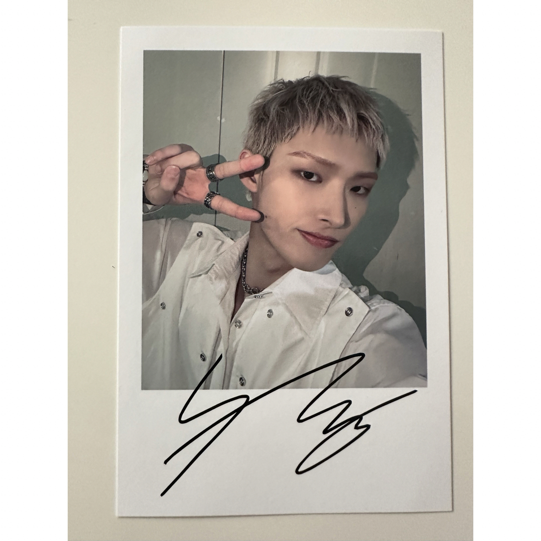 ATEEZウヨンサイン入りポラロイド ATEEZ ウヨン 直筆サイン入り